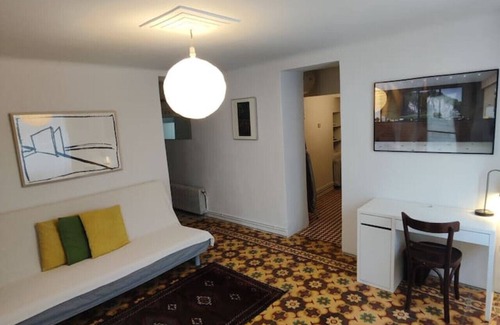 Filopappou Condo | Stylish Urban Haven | Steps from the Acropolis in Historic Filopappou