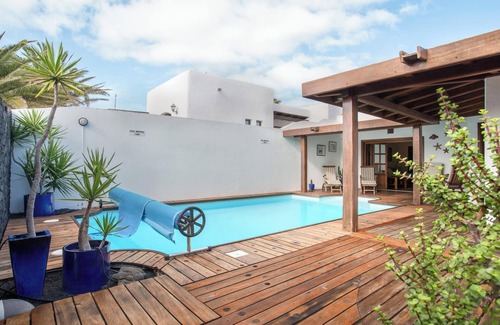 Costa Teguise Villa | Stylish Villa Ana with Wi-Fi, Garden, Terrace & Pool; Parking Available