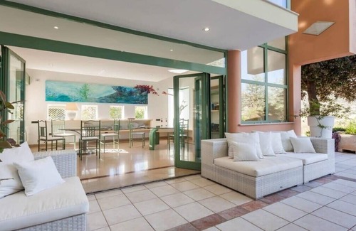 Poggio dei Pini Villa | Stylish Villa With Modern Design & A Pool