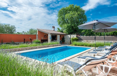 Segotici House | Stylish villa *, pool, 2.5 km from the sea, barbecue, WiFi, free WiFi