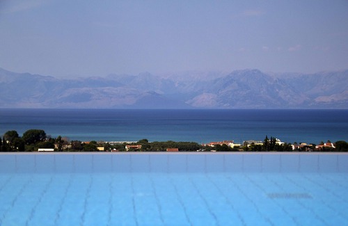 Sfakera Villa | Stylish villa, Regina Rossa with heated pool and stunning panoramic sea views