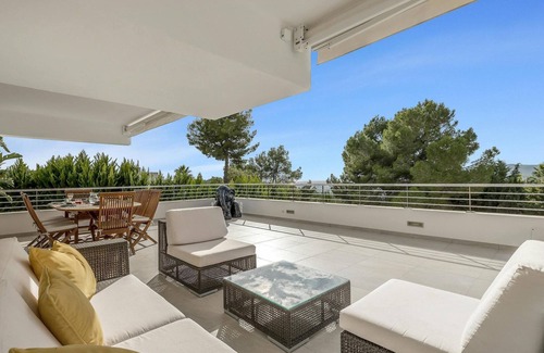 Can Furnet Villa | Stylish villa with generous veranda