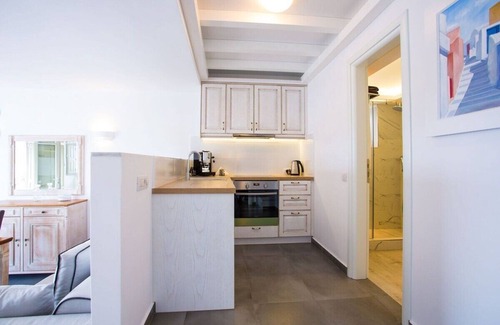 Akrotiri Villa | Stylish Villa with Private Pool | Family-Friendly Retreat