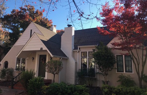 Junior College Neighborhood Association House | Stylish vintage gem on one of Santa Rosa's prettiest streets!