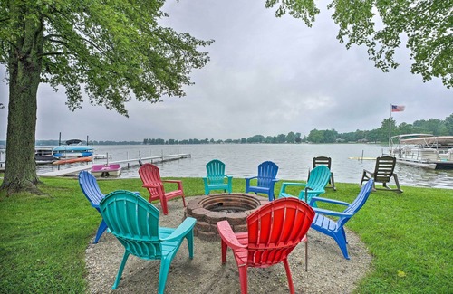 Warsaw House | Stylish Warsaw Home w/Fire Pit & Lake Access