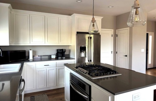 Paso Robles House | Stylish Wine Country Getaway: 2 Acres, Olive Trees & Sunset Views