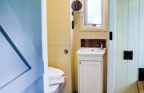 Irstead Cottage | Stylish with complete tranquillity, the perfect place to relax and unwind.