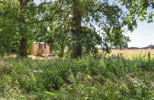 Irstead Cottage | Stylish with complete tranquillity, the perfect place to relax and unwind.