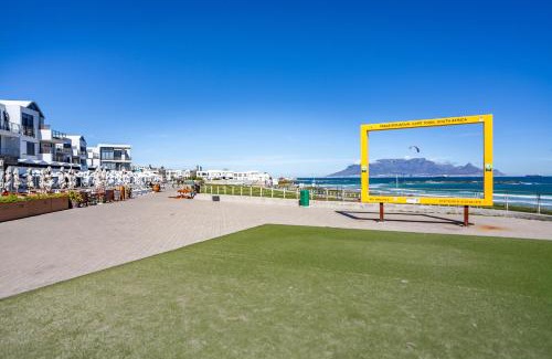 Big Bay Apartment | Stylishly Decorated Beachfront apartment w Inverter, 202 Eden