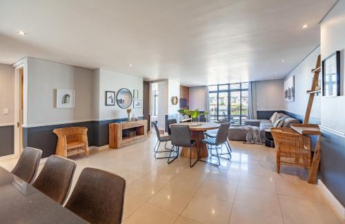 Big Bay Apartment | Stylishly Decorated Beachfront apartment w Inverter, 202 Eden