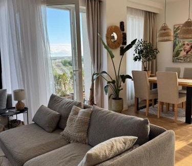 Piecki-Migowo Apartment | Stylowy Apartament - Central Park - Widok na Miasto - 11 Piętro - Słoneczny