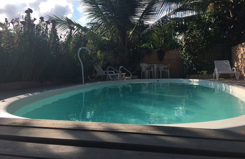 Bairro da Enseada Bed & Breakfast | Suíte 1 com piscina e wi-fi em Caraguatatuba