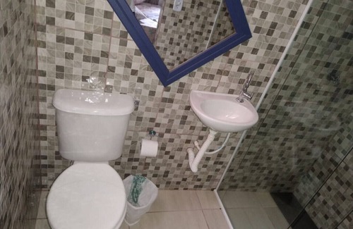 Bairro da Enseada Bed & Breakfast | Suíte 4 para PcD com piscina em Caraguatatuba