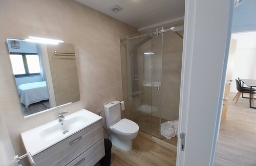 Castelo House | Suíte c/wc privado, sala e terraço na Casa das Vinhas em Sesimbra