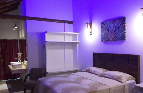 Ibiuna House | Suíte de Luxo com hidromassagem / Filadelfia
