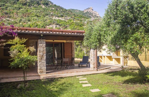 Perdepera Villa | Su Moddissi, small villa 250m from Perdepera beach