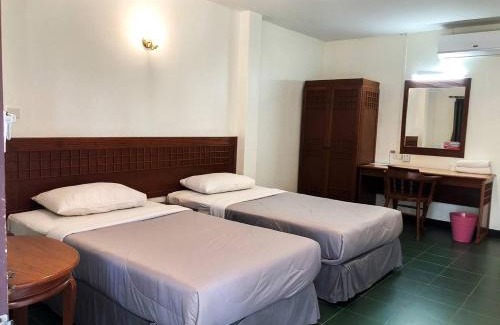 Tak Hotel | Suansin Garden Hotel โรงแรมสวนสินการ์เด้น