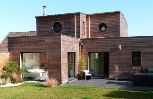 Lion-sur-Mer House | Sublime contemporary Villa bright design. The sea at the end of the street