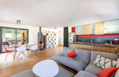 Villevieille Villa | Sublime single storey house in wood frame of 130 m² with garden and pool