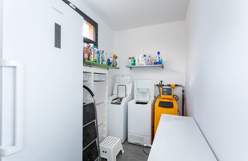 Villevieille Villa | Sublime single storey house in wood frame of 130 m² with garden and pool