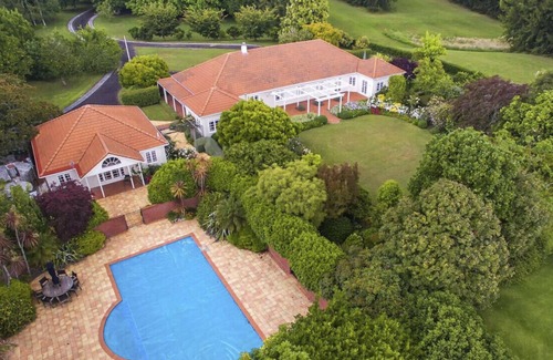 Papakura Villa | Substantial Countryside Home | Pool & Gardens