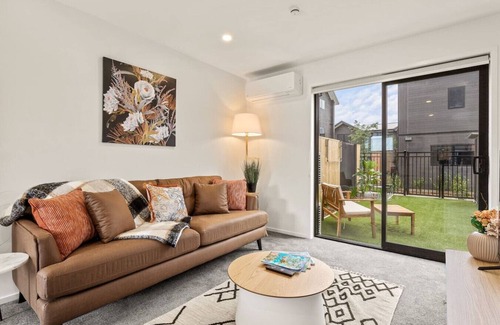 Henderson House | Suburban Hideaway in Henderson