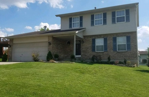Otterbien Home House | Suburban Sanctuary! Convienient to Cincinnati and Dayton