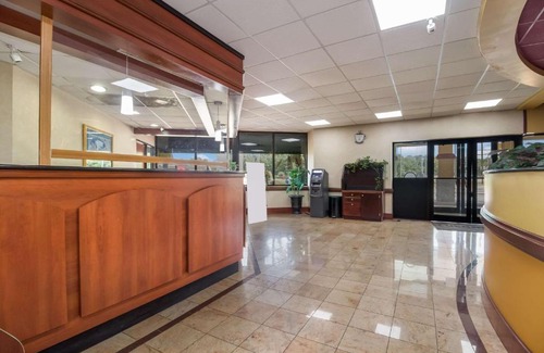 Florence Hotel | Suburban Studios Florence I-95