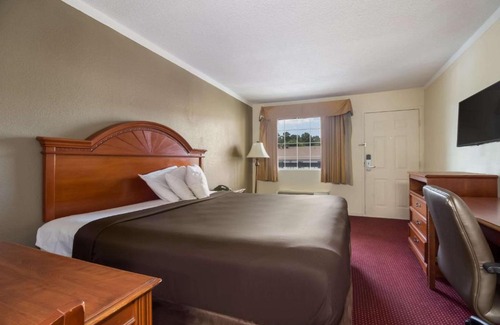 Florence Hotel | Suburban Studios Florence I-95