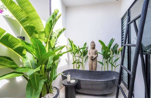 Sanur House | Sueca: Sanur’s 3BR Villa w/Pool, Tropical Oasis