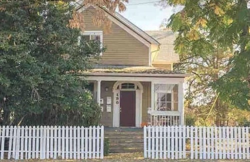 Northeast Neighbors Apartment | Suede- A stylish studio: extended stays, garden
