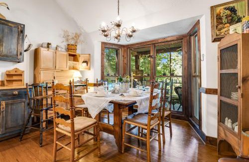 Rambling Ridge House | Sues Mountain Charm Fire Pit Mountain Views