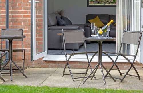 Ipswich Apartment | Suffolk Short Breaks - Weekend & Midweek Getaways & Business Trips - 5★ Reviews