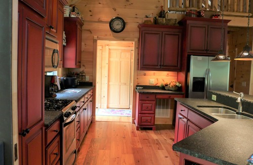 Sugar Mountain Cabin | 'Sugar Getaway' - Updated and Private!