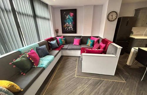 South Shore Apartment | Sugar Hill Suite by Sasco Apartments
