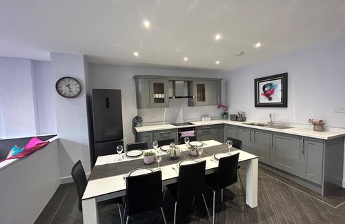 South Shore Apartment | Sugar Hill Suite by Sasco Apartments