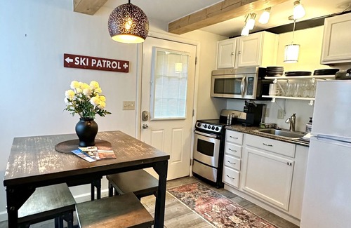 Banner Elk Condo | Sugar Sweet Ski Retreat w/AC - near Sugar Mtn, Grandfather Mtn, & Boone