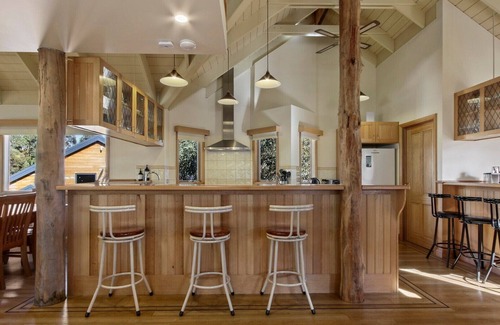 Dinner Plain Ski Chalet | Sugarloaf - Dinner Plain