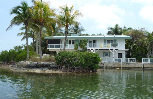 Sugarloaf Shores House | Sugarloaf Key Home With Beach, Dock and Canal!