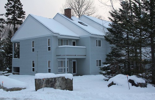 Carrabassett Valley Condo | Sugarloaf Mountain : 2 Bed, 2 Bath : Snowbrook Village Ground Floor End Unit