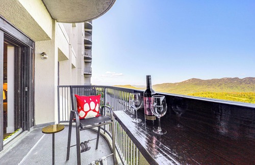 Sugar Mountain Condo | Sugartop Resort Condo: Grandfather Mountain Views!