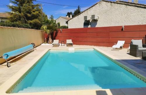 Morieres-les-Avignon Apartment | SUİTE 44m2 avec piscine