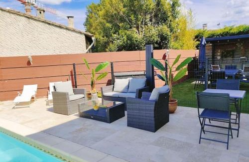 Morieres-les-Avignon Apartment | SUİTE 44m2 avec piscine