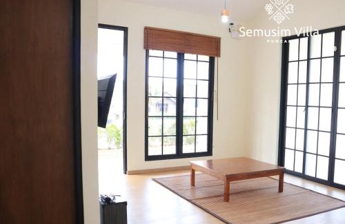 Cipanas Villa | Suisen by Semusim Villa