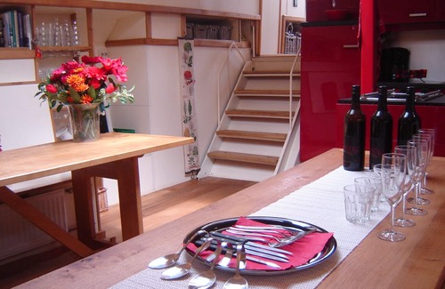 Leiden Boat Rental | Suitable for families and groups of 6 to 12 people