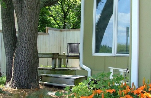 Saugatuck Apartment | Suite #1 (of 2) at Amazwi Gallery in Historic District with Water and Park Views