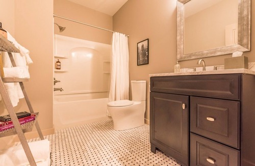 Glendale Apartment | Suite 1 - Quiet and private accommodations in a country setting.