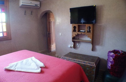 Ain Azlitan Bed & Breakfast | Suite 2/3 Pax, Riad Layalina Fez: Pool, 360° View & Free Secure Parking at Foot