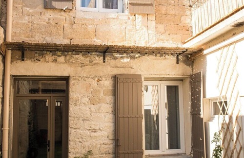 Aigues-Mortes House | Suite #2 - a lovely accomadation with a private terrace