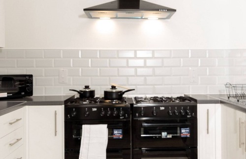 Oldham Bed & Breakfast | Suite 2: Comfy Spot in Oldham Sociable House